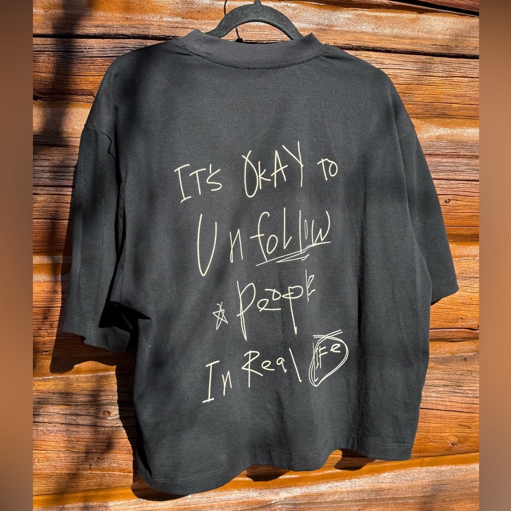 SUMWON Graphic Crop Tee – “Unfollow People In Real Life” – Black- SIZE-M